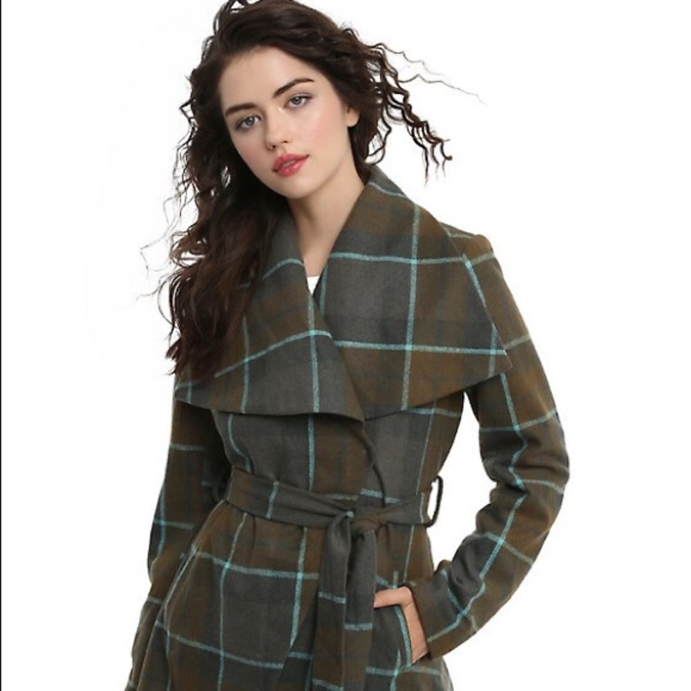 NWT Outlander Belted Wrap Coat Size M